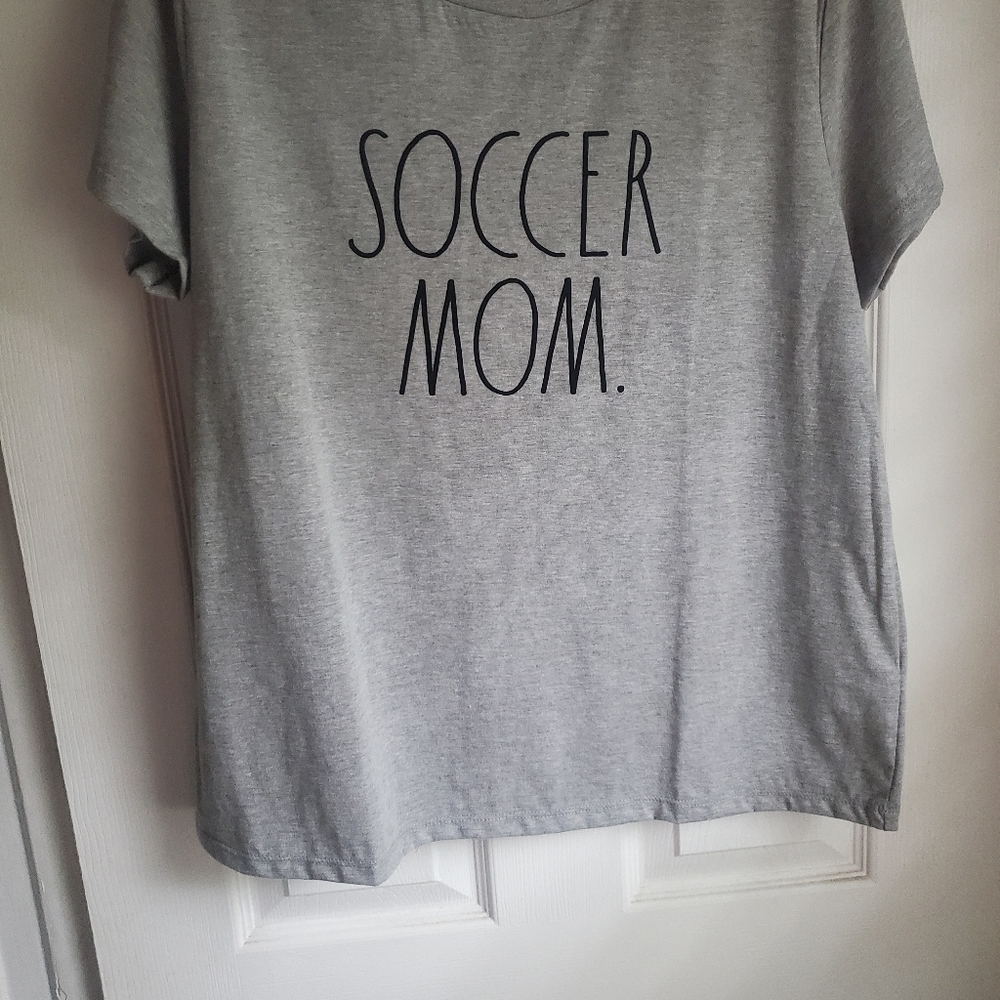 New women's Rae Dunn SOCCER MOM t-shirt si…